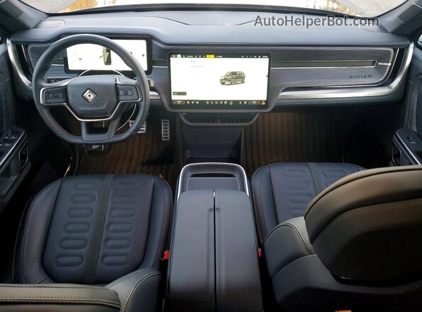 7PDSGABA2RN035910 2024 RIVIAN R1S Черный Вид панели приборов