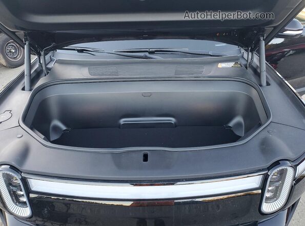 7PDSGABA2RN035910 2024 RIVIAN R1S Черный Вид подкапотного пространства