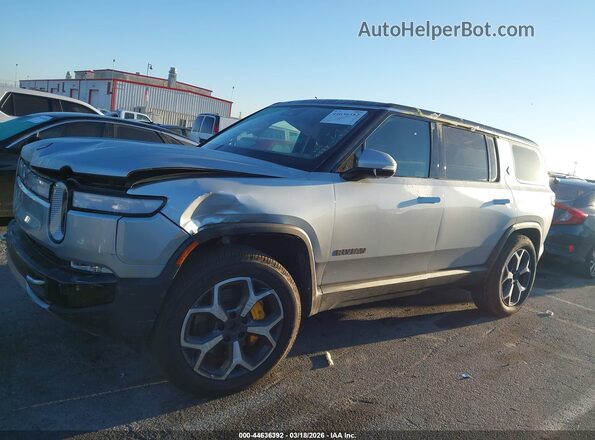 7PDSGABA4RN033589 2024 RIVIAN R1S Серебряный Панорамный вид салона 360°