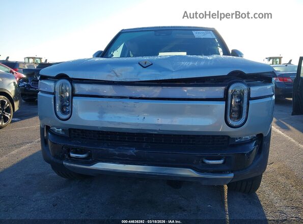 7PDSGABA4RN033589 2024 RIVIAN R1S Серебряный Вид щитка приборов