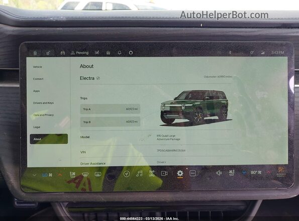 7PDSGABA4RN035584 2024 RIVIAN R1S Green Widok tylnych siedzeń