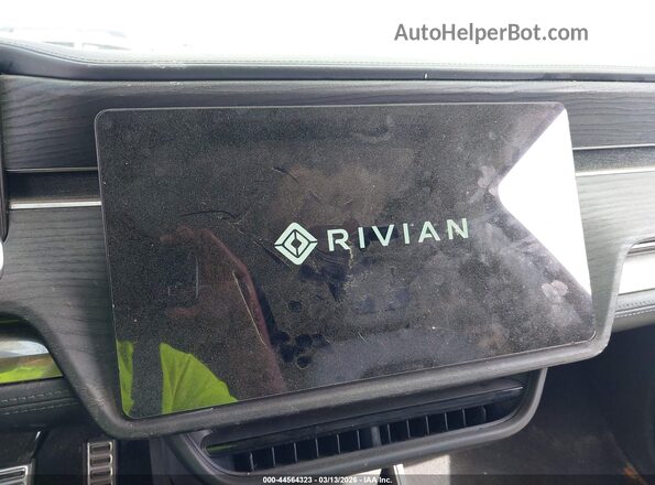 7PDSGABA4RN035584 2024 RIVIAN R1S Green 