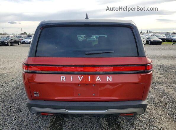 7PDSGBBA2RN030020 2024 RIVIAN R1S Красный Вид сзади