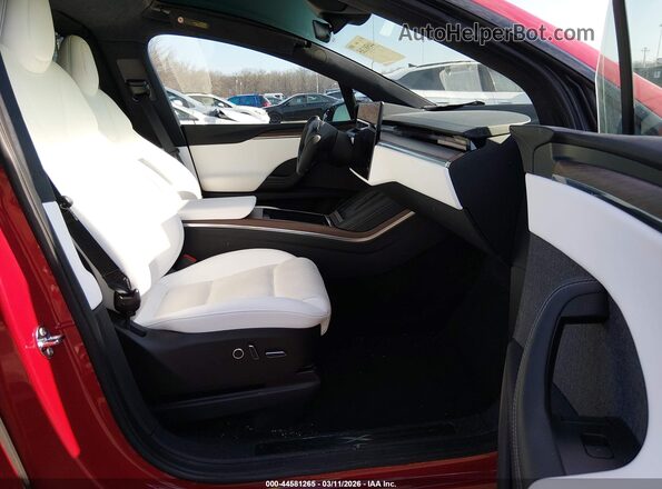 7SAXCAE53NF343560 2022 TESLA MODEL X Red Widok wnętrza z przodu