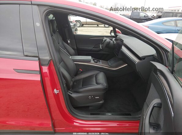 7SAXCBE50NF360550 2022 TESLA MODEL X Бордовый Вид салона спереди