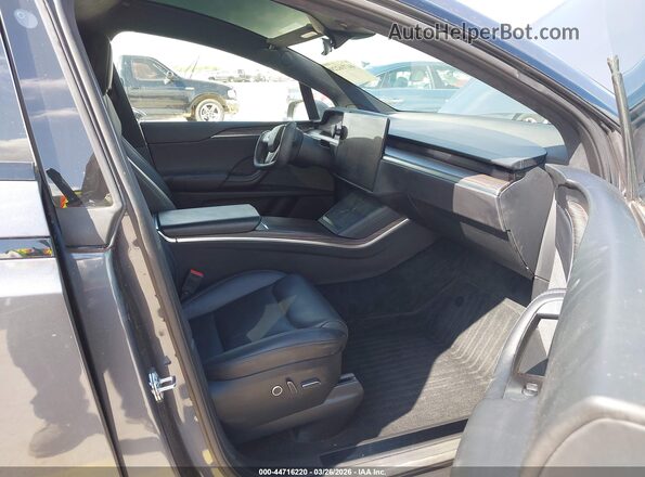 7SAXCBE56NF334745 2022 TESLA MODEL X Gray Vista interior delantera