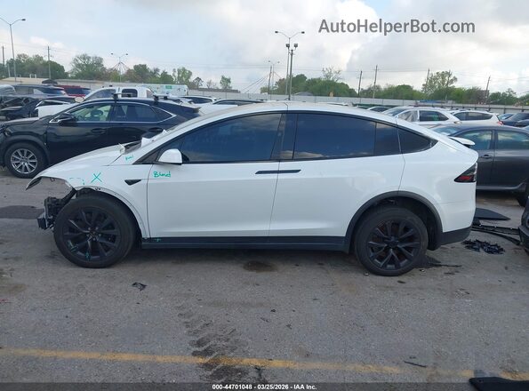 7SAXCBE58RF448784 2024 TESLA MODEL X White Vista interior trasera