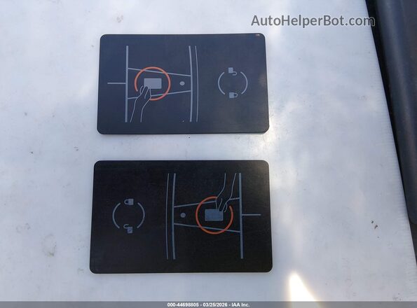7SAXCBE64NF331741 2022 TESLA MODEL X Белый Вид панели приборов