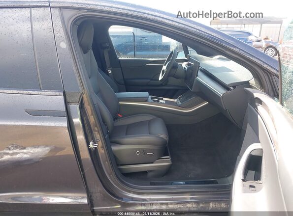 7SAXCDE53RF443231 2024 TESLA MODEL X Синий Вид салона спереди