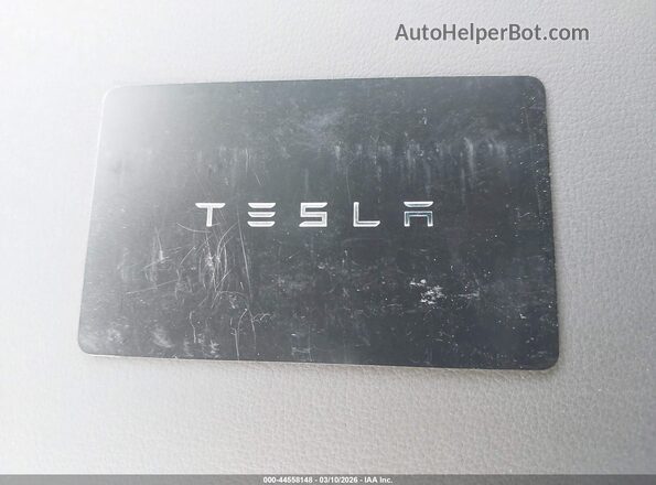 7SAXCDE53RF443231 2024 TESLA MODEL X Синий Вид панели приборов