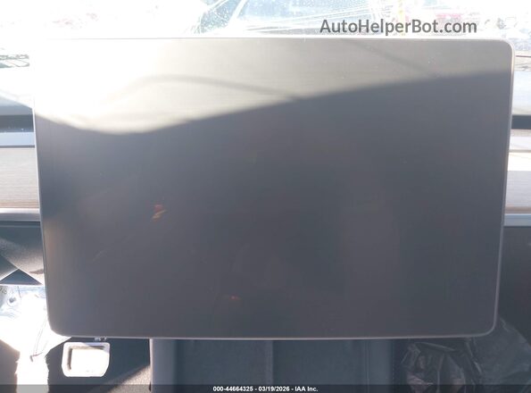 7SAYGAEE4NF351577 2022 TESLA MODEL Y White Rear seats view