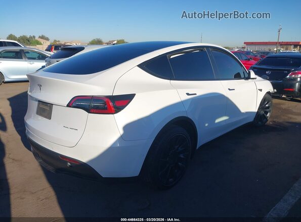 7SAYGAEE4NF351577 2022 TESLA MODEL Y White Rear right