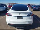 2022 Tesla Model Y Long Range Dual Motor All-wheel Drive White vin: 7SAYGAEE4NF351577