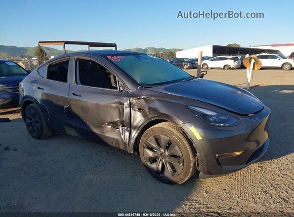 7SAYGAEE4RF104680 2024 TESLA MODEL Y Черный Передняя правая четверть