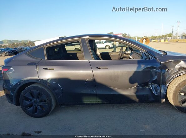 7SAYGAEE4RF104680 2024 TESLA MODEL Y Черный Панорамный вид салона 360°