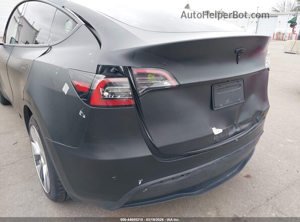 7SAYGAEE6NF389909 2022 TESLA MODEL Y Black წინა ხედი