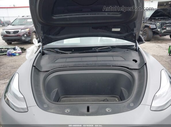 7SAYGAEE6PF948717 2023 TESLA MODEL Y Gray Widok z tyłu