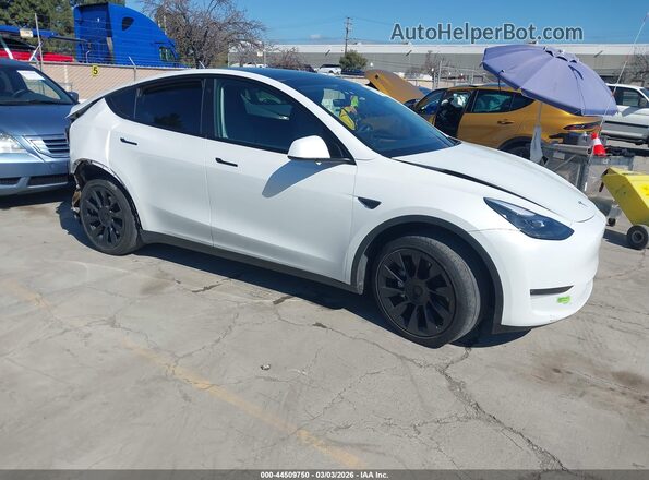 7SAYGAEE7PF626832 2023 TESLA MODEL Y White Передня права чверть