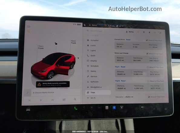 7SAYGAEE8NF420027 2022 TESLA MODEL Y Red Widok tylnych siedzeń