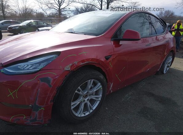7SAYGAEE8NF420027 2022 TESLA MODEL Y Red Widok z przodu
