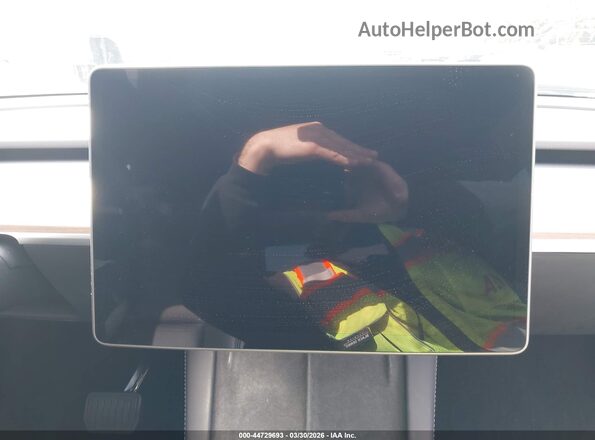 7SAYGAEE8NF518362 2022 TESLA MODEL Y Белый 