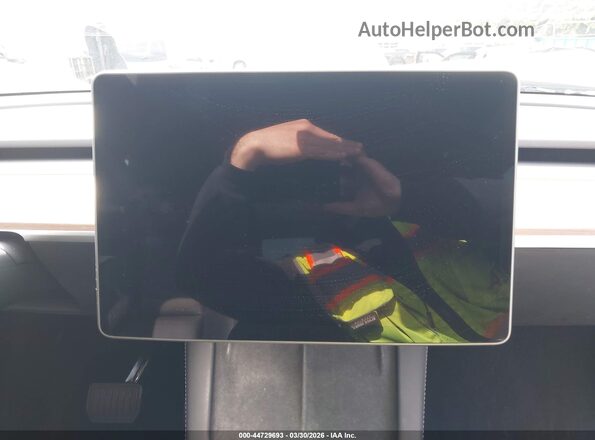 7SAYGAEE8NF518362 2022 TESLA MODEL Y Белый 