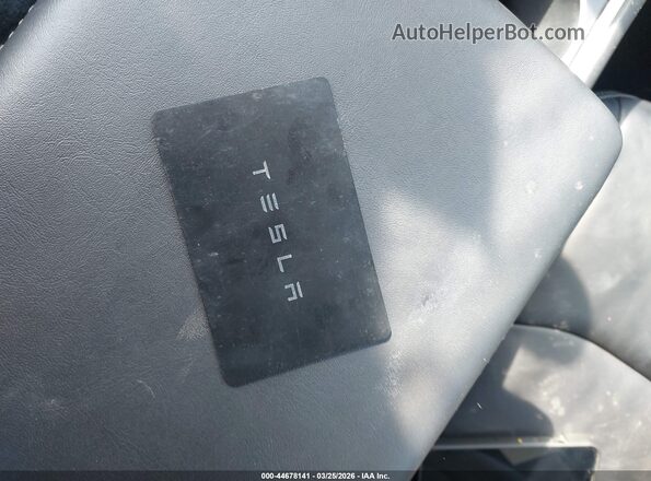 7SAYGAEE8PF589211 2023 TESLA MODEL Y White Widok deski rozdzielczej