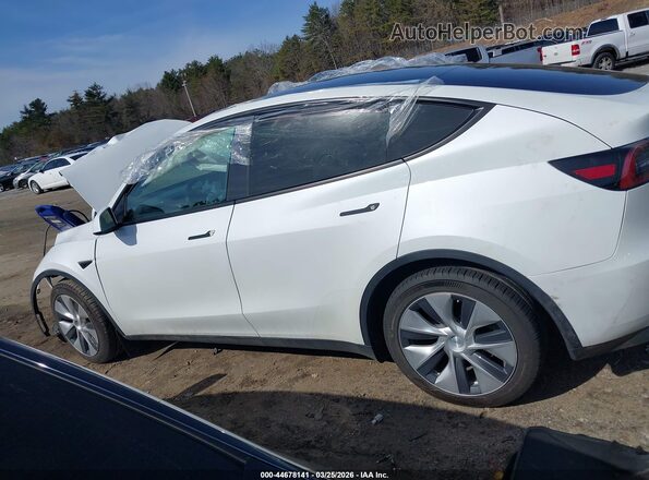 7SAYGAEE8PF589211 2023 TESLA MODEL Y White Widok wnętrza 360 stopni