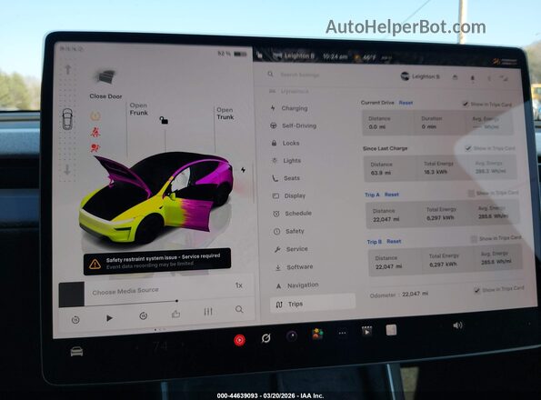 7SAYGDED0TA439836 2026 TESLA MODEL Y White Widok tylnych siedzeń