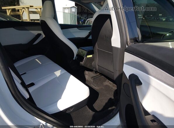 7SAYGDED0TA439836 2026 TESLA MODEL Y White Widok naklejki z numerem VIN