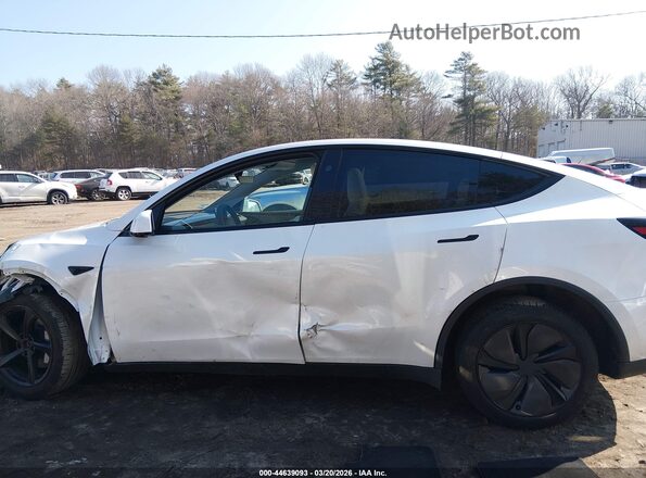 7SAYGDED0TA439836 2026 TESLA MODEL Y White Widok wnętrza 360 stopni