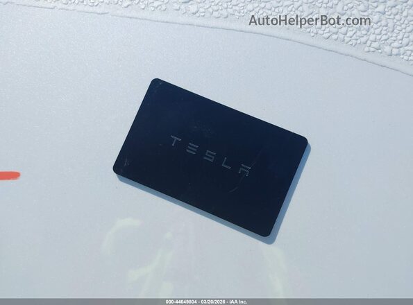 7SAYGDED1TF540354 2026 TESLA MODEL Y White Widok deski rozdzielczej