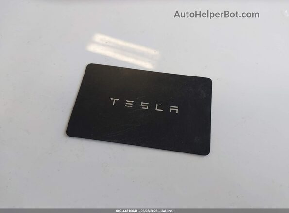 7SAYGDED2RF181069 2024 TESLA MODEL Y Dark Blue Vista del salpicadero
