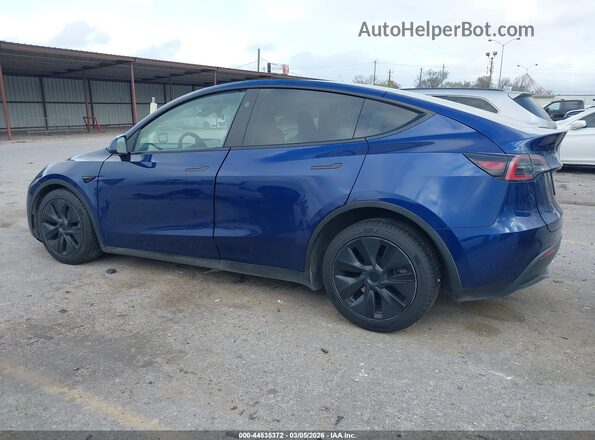 7SAYGDED6RF115835 2024 TESLA MODEL Y Blue 360 interior view