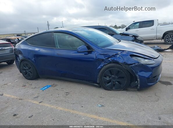 7SAYGDED6RF115835 2024 TESLA MODEL Y Blue Rear interior view