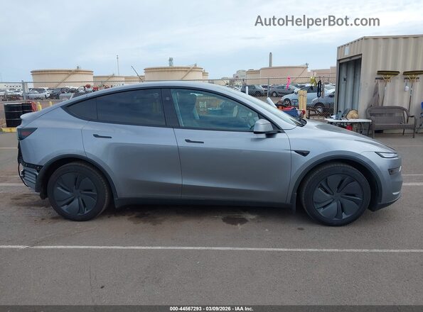 7SAYGDED6TF542004 2026 TESLA MODEL Y Gray Widok wnętrza 360 stopni