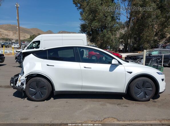 7SAYGDED9TF395256 2026 TESLA MODEL Y White Widok wnętrza z tyłu