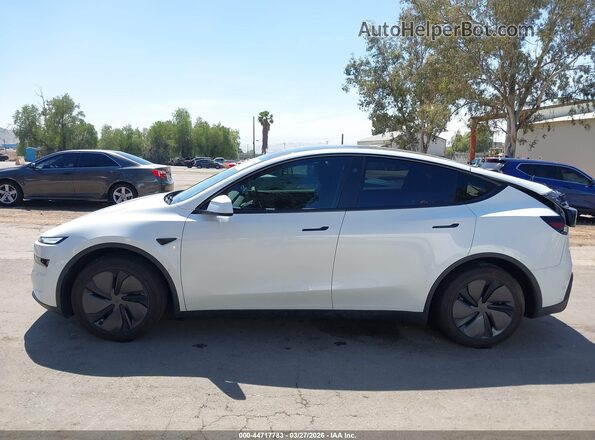 7SAYGDED9TF395256 2026 TESLA MODEL Y White Widok wnętrza 360 stopni
