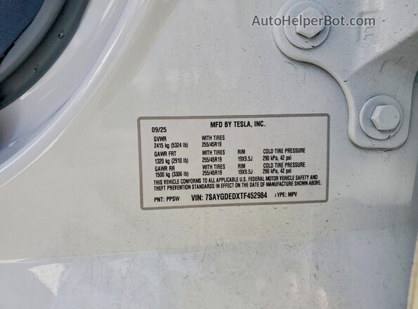 7SAYGDEDXTF452984 2026 TESLA MODEL Белый Вид наклейки с VIN-кодом