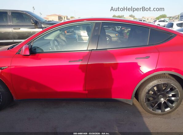 7SAYGDEE0NF385212 2022 TESLA MODEL Y Red სალონის 360-გრადუსიანი ხედი