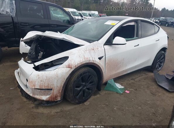 7SAYGDEE2RF152521 2024 TESLA MODEL Y White Передня ліва чверть