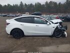 2024 Tesla Model Y Long Range Dual Motor All-wheel Drive White vin: 7SAYGDEE2RF152521