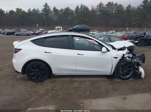 7SAYGDEE2RF152521 2024 TESLA MODEL Y White Панорамний вид салону 360°