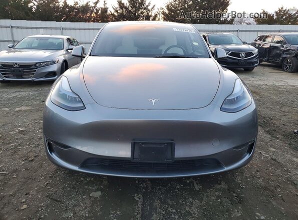 7SAYGDEE2SA361213 2025 TESLA MODEL Silver Vista frontal