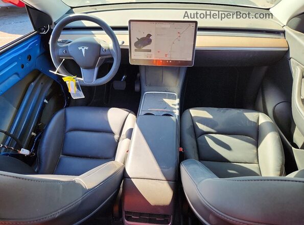 7SAYGDEE3NF345884 2022 TESLA MODEL Blue Vista del salpicadero