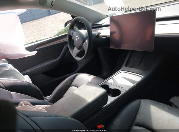 7SAYGDEE4PF765382 2023 TESLA MODEL Y Черный Вид салона спереди