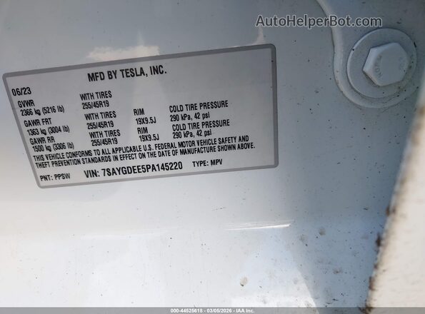 7SAYGDEE5PA145220 2023 TESLA MODEL Y White Vista del compartimento del motor