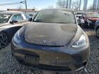 2024 Tesla Model Y Gray vin: 7SAYGDEE5RA329639
