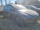 2024 Tesla Model Y Gray vin: 7SAYGDEE5RA329639