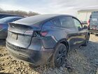 2024 Tesla Model Y Gray vin: 7SAYGDEE5RA329639